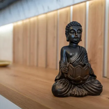 Raya Del Mar 35 Mamaia